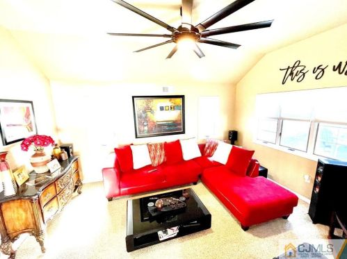 74 Richmond Ter, Rahway NJ  07065-1514 exterior