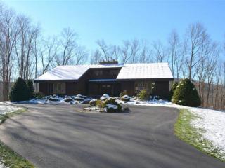 110 Werner Dr, Russell, PA 16345-1104