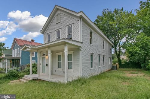 1326 Valley Pl, Washington, DC 20020-5716