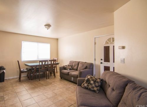 504 Pear St, Compton CA  90222-3549 exterior