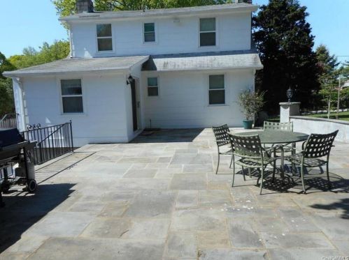6 Wright Rd, Yorktown Hgts NY  10598-6613 exterior