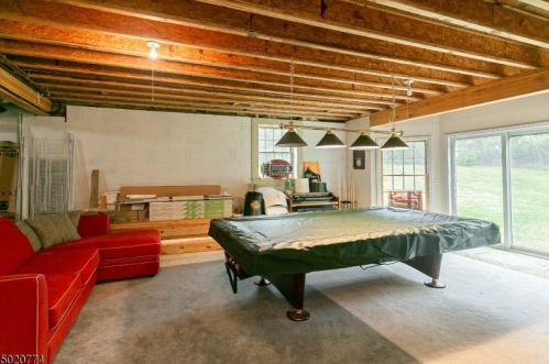 9 Crisman Rd, Columbia NJ  07832-2710 exterior