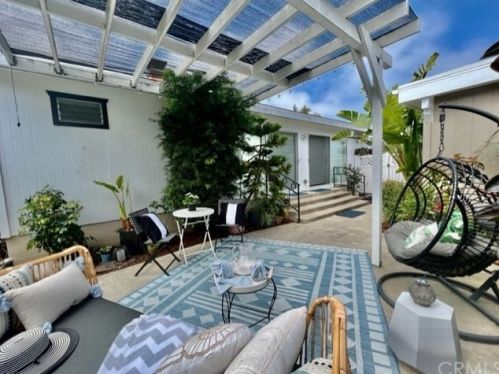 58 Saratoga, Newport Beach CA  92660-6148 exterior