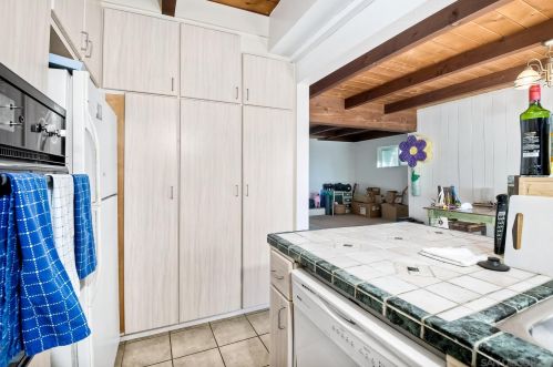 1552 Monmouth Dr, San Diego CA 92109-2247 exterior