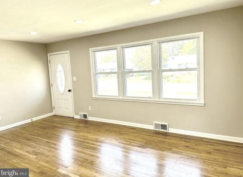 725 Ivy Dr, Seaford DE  19973-1340 exterior