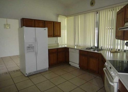 567 Kingfisher Dr, Kissimmee, FL 34759-4420