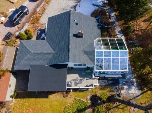 22 Crag Pl, Skyline Lakes NJ  07456-1814 exterior