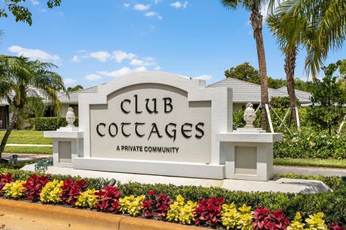 116 Club Dr, West Palm Beach, FL 33418-7007