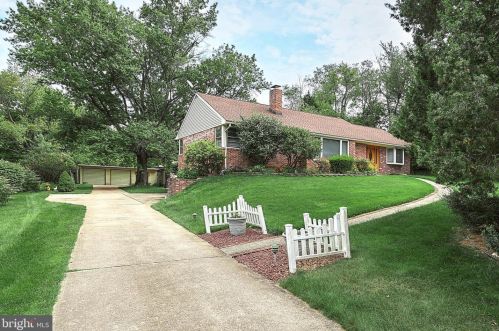 189 Yoe Dr, Red Lion, PA 17356-9089