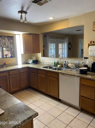 233 Gail Dr, Chandler, AZ 85225-6611