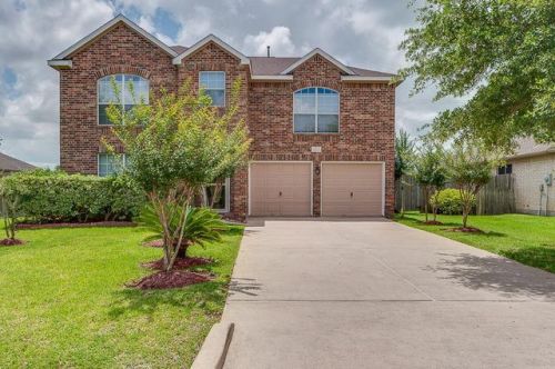 11303 Country Club Green Dr, Tomball, TX 77375-7083