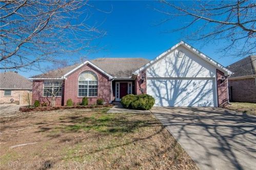 948 Regency Dr, Fayetteville, AR 72701-7446