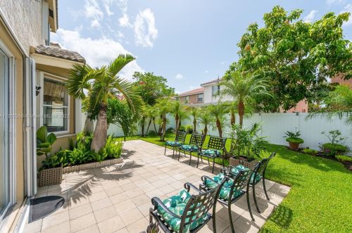15042 20th St, Hollywood FL  33027-4363 exterior