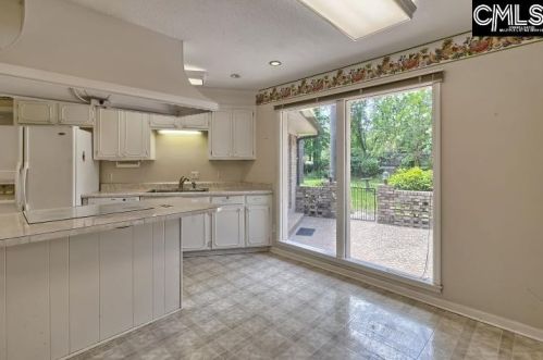 1104 Baywater Dr, Cayce-West Columbia SC  29170-3119 exterior