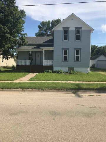 221 Fayette St, Denver, IA 50622-9528