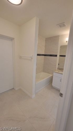 902 11th Pl, Cape Coral FL  33991-2456 exterior