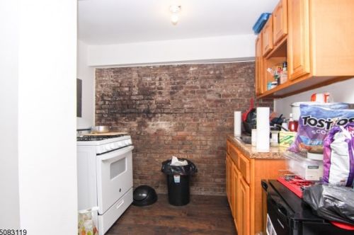 103 3rd Ave, Newark NJ  07104-2708 exterior