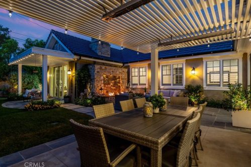 5461 Las Lomas St, Long Beach CA  90815-4138 exterior
