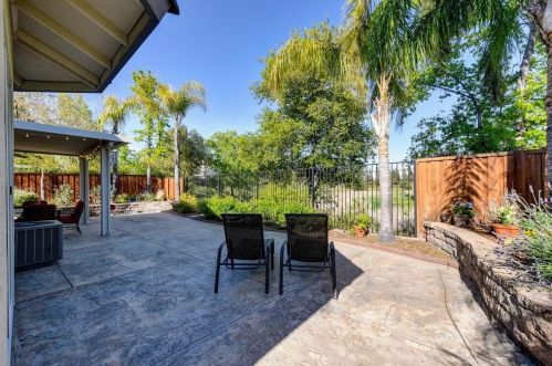 392 Illsley Way, Folsom CA  95630-8427 exterior