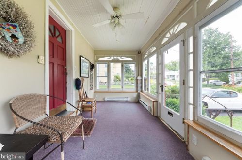 36 Grove Ave, Flourtown, PA 19031-1907