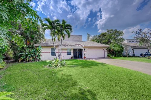 6915 3rd Ave, Boca Raton, FL 33487-2360