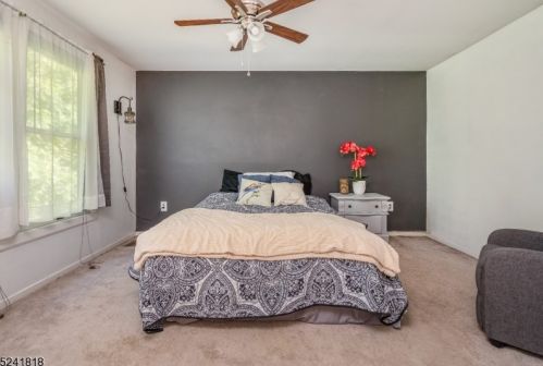 72 Cambridge, Oxford NJ  07863-3411 exterior