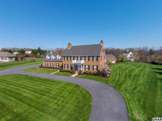 4 Smokehouse Rd, Hummelstown, PA 17036-9276