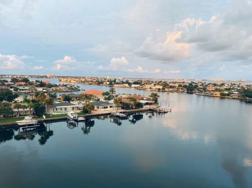 420 64th Ave, Saint Petersburg, FL 33706-2139