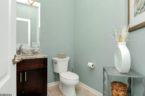 39 Jacobs Ln, Scotch Plains NJ  07076-4707 exterior