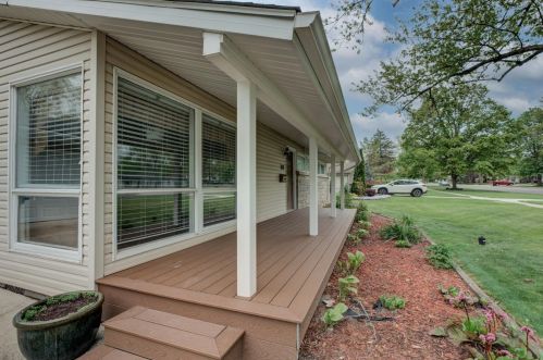 718 Main St, Crown Point, IN 46307-3236