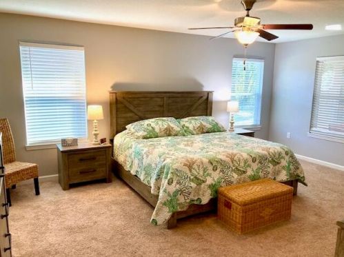 352 Park Ave, Defuniak Springs FL  32435-2611 exterior