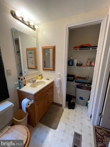 22 Meadow Run Pl, Harrisburg PA  17112-3363 exterior