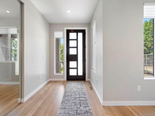 1140 Cook St, Denver CO 80205-5010 exterior