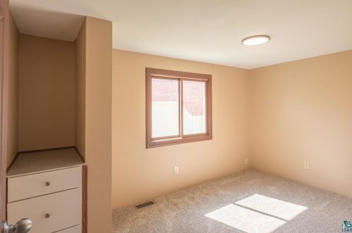 526 Lake St, Chisholm MN  55719-1334 exterior