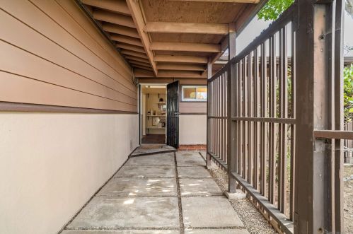 4551 Mount La Platta Pl, San Diego CA 92117-3045 exterior