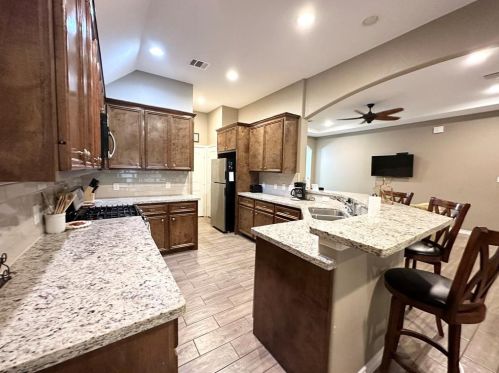 504 Virginia St, Morgans Point TX  77571-5471 exterior