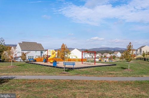 13495 Eagles Rest Dr, Leesburg VA 20176-5035 exterior