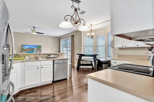 13305 32nd St, Hollywood FL 33027-3911 exterior