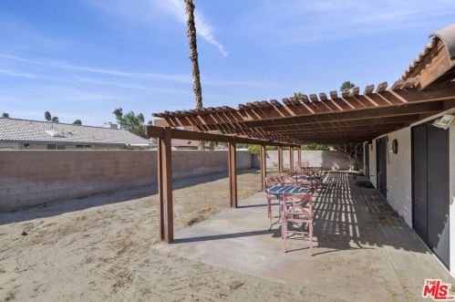 67425 Medano Rd, Cathedral City CA  92234-3442 exterior