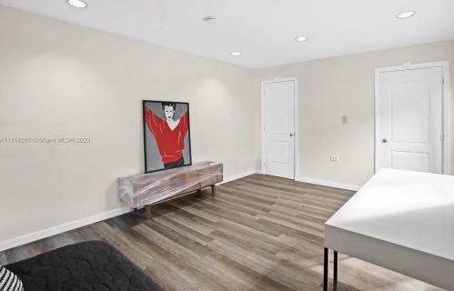 48 7 St, Dania Beach FL  33004-2306 exterior