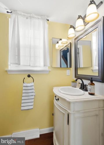 3 Ingrid Ct, Wilmington DE  19808-4062 exterior