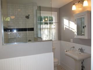 422 Nashville Ave, New Orleans LA  70115-2143 exterior