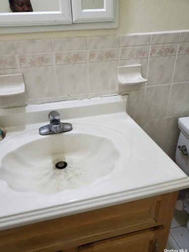 13-83 Eggert Pl, Far Rockaway NY  11691-2354 exterior