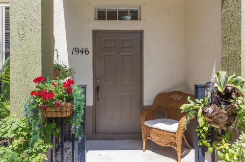 1946 Avon Park Dr, Fort Pierce, FL 34952-7797