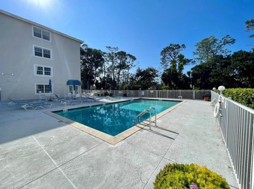 441 Quail Forest Blvd, Naples FL  34105-5504 exterior