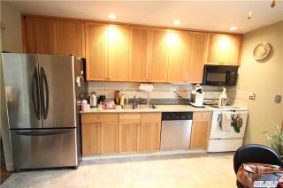 145 Connetquot Dr, Oakdale, NY 11769-1902