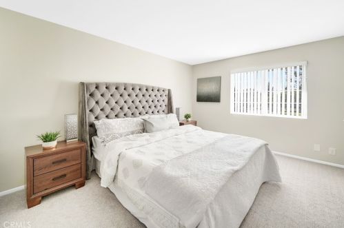 37 Greenfield, Irvine CA 92614-7051 exterior