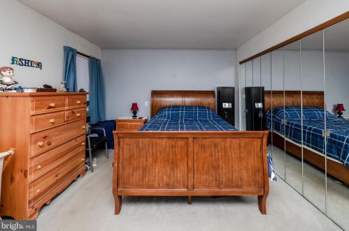 6 Pendleton Dr, Berlin Boro NJ  08009-9672 exterior