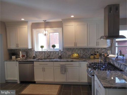 223 Edgemont Ave, Ardmore PA  19003-2705 exterior