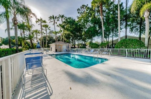 4474 Connery Ct, Palm Harbor FL  34685-3139 exterior